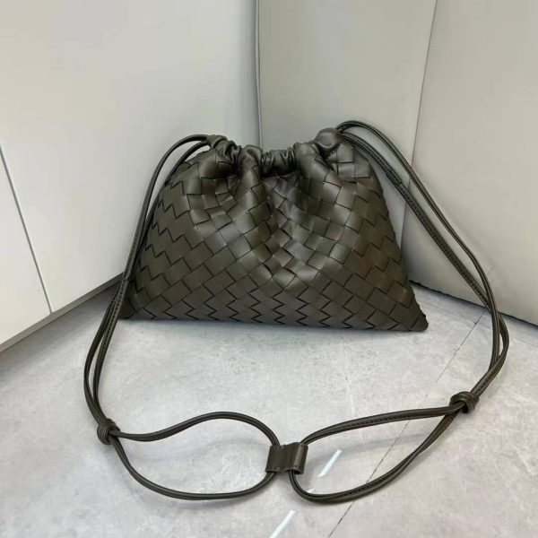 Leather woven cinch bag - Image 4